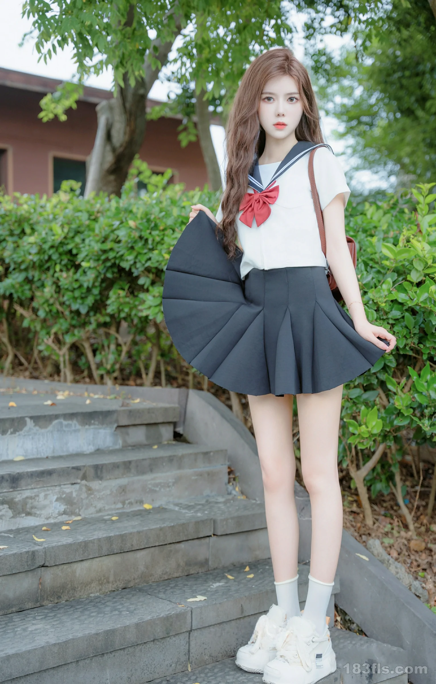 xiuren秀人网福利拍黄瓜girl大尺度私拍无码流出JK制服