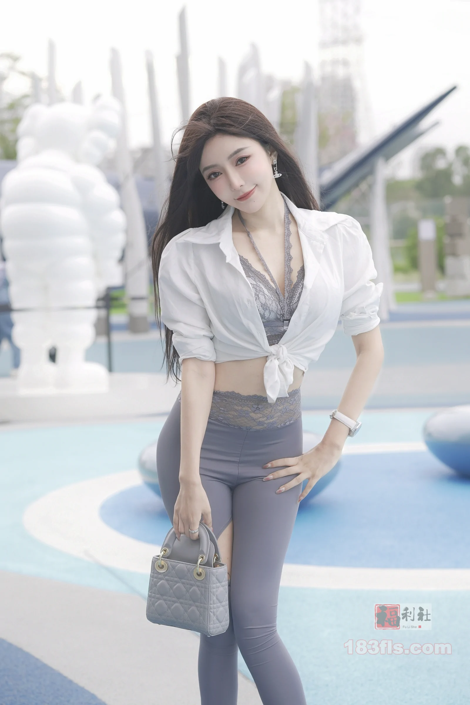 秀人网王馨瑶Yanni三重奏三套情趣轮换性感真空丝袜
